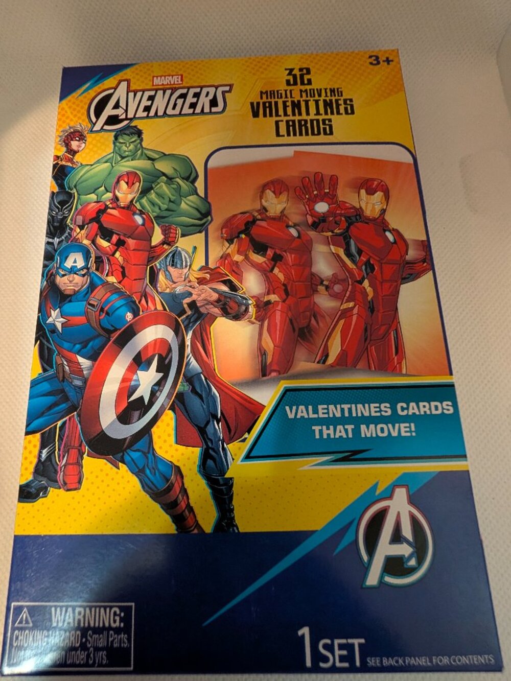 NEW Marvel Avengers 32 Magic Moving Valentine's Day Cards Set 8 Designs Boy Girl